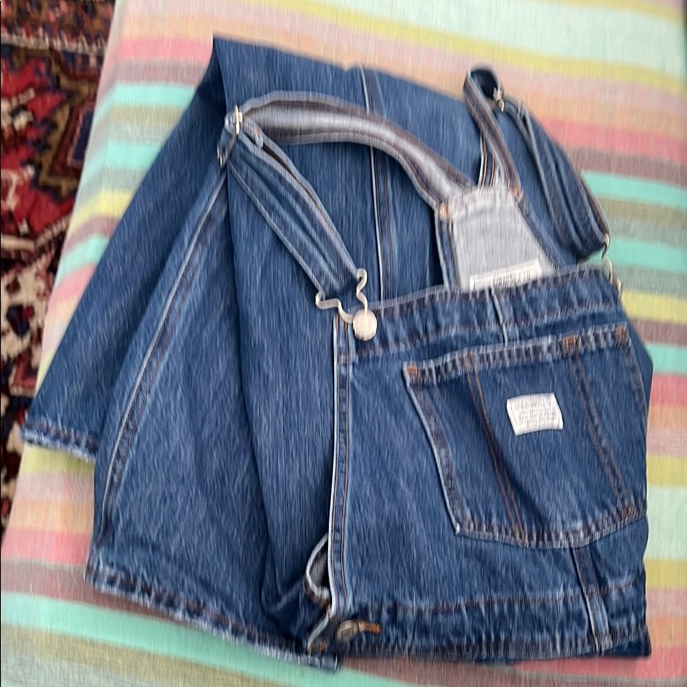 Women’s medium Levi’s Blue Denim Overalls